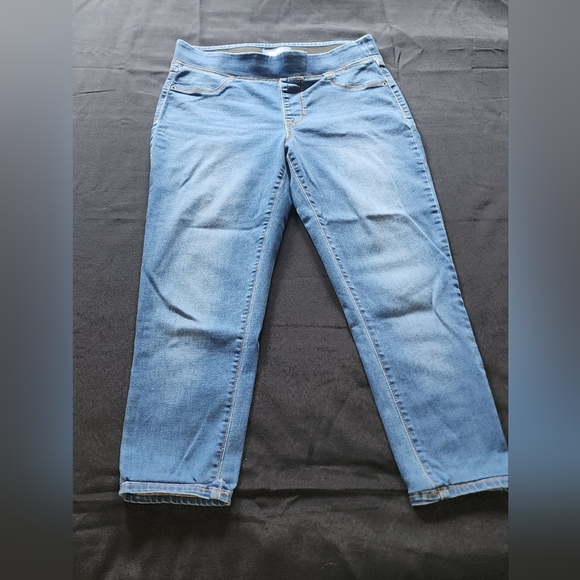 Old Navy Rockstar ankle jeans - Picture 2 of 7